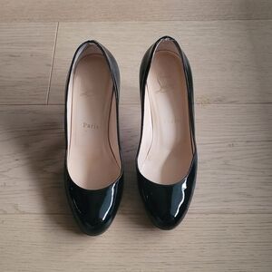 Black Christian Louboutin Classic Pumps